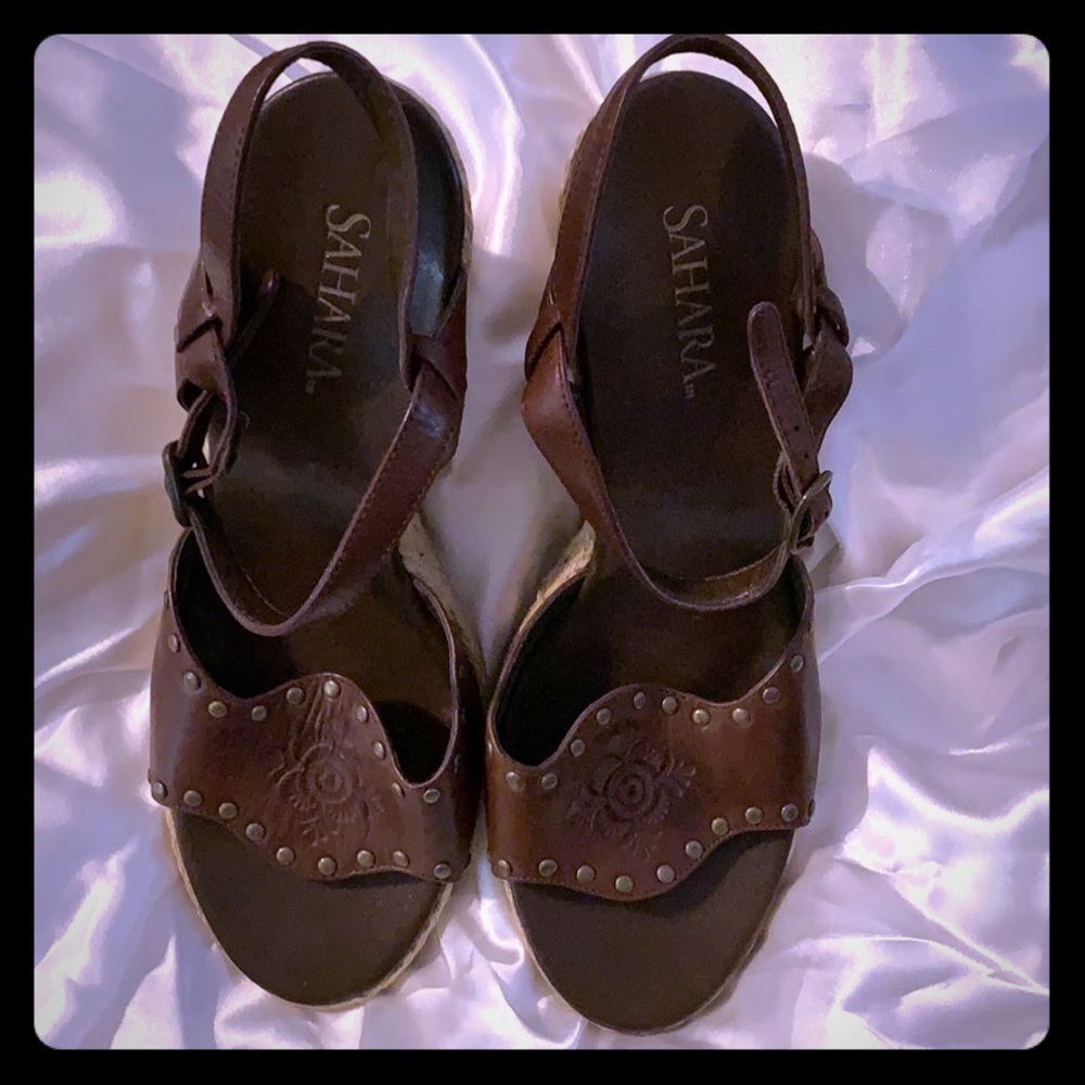 Sahara, Brown/Tan Wedge Shoes. Size: 9.